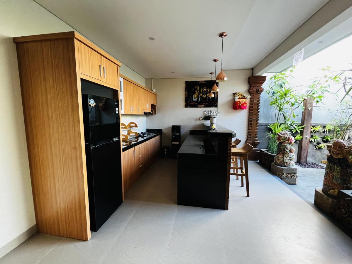 Cecillia Guesthouse Canggu מראה חיצוני תמונה
